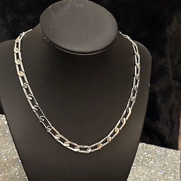 On 34th Chain Link Collar Necklace - Picture 5 of 7